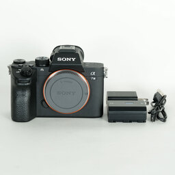 SONY α7 III(ILCE-7M3) SONY α7 III(ILCE-7M3)