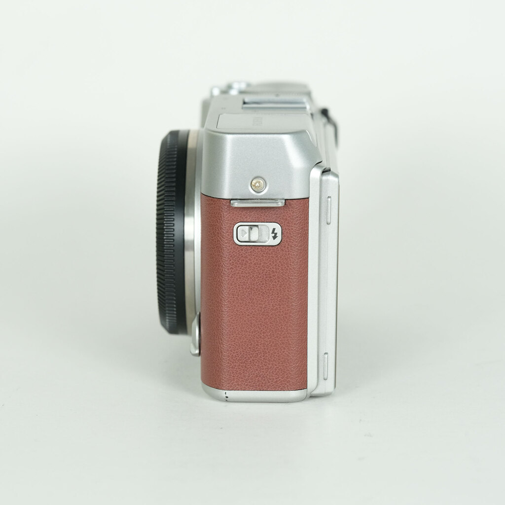 FUJIFILM X-A3 ボディ ブラウンの出品 | ONE SCENE（ワンシーン）