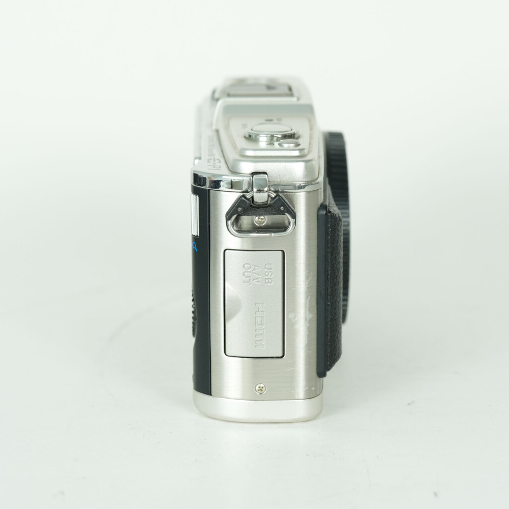 超特価OLYMPUS PEN E-P1シルバー早い者勝ち OLYMPUS PEN E-P1 ボディ シルバーの出品 | ONE SCENE（ワンシーン）