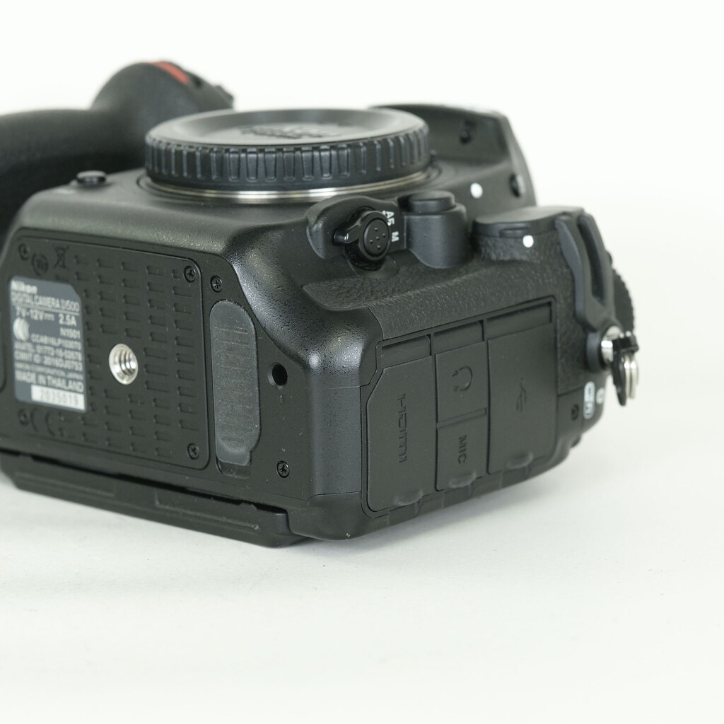 Nikon D500