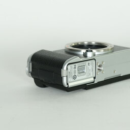 FUJIFILM X-A1 ボディ シルバー