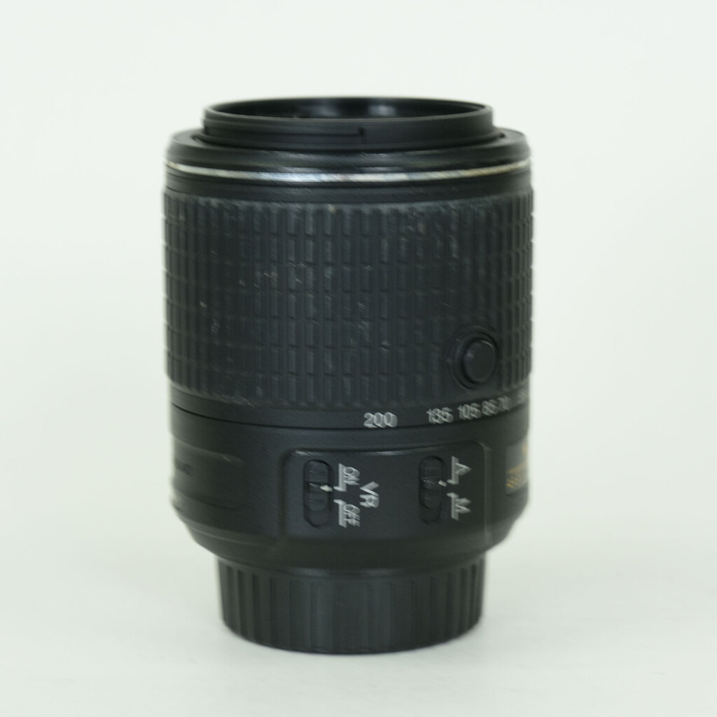 Nikon AF-S DX NIKKOR 55-200mm F4-5.6G ED VR II Nikon AF-S DX NIKKOR 55-200mm F4-5.6G ED VR II