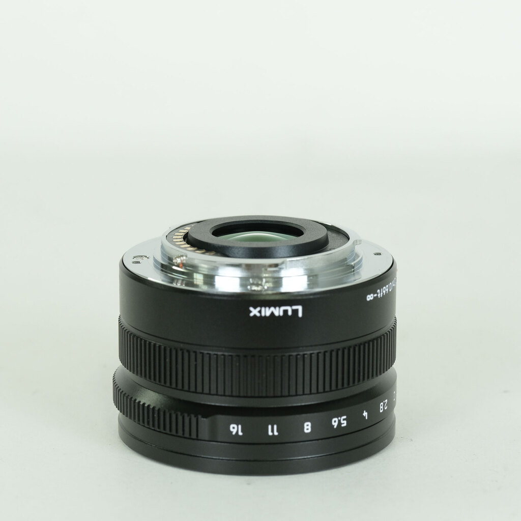 Panasonic LEICA DG SUMMILUX 15mm F1.7 ASPH. Panasonic LEICA DG SUMMILUX 15mm F1.7 ASPH.