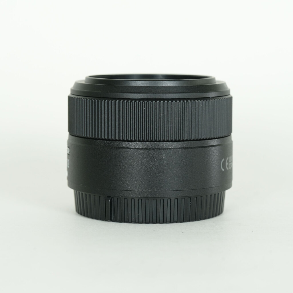 Nikon NIKKOR Z 40mm f/2 Nikon NIKKOR Z 40mm f/2