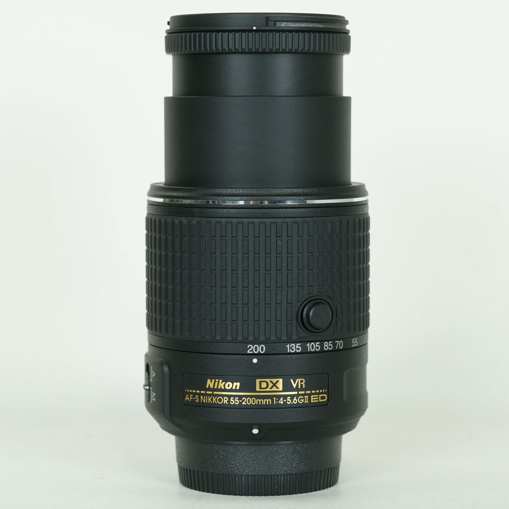Nikon AF-S DX NIKKOR 55-200mm F4-5.6G ED VR II Nikon AF-S DX NIKKOR 55-200mm F4-5.6G ED VR II