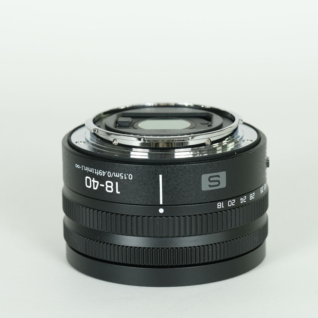 Panasonic LUMIX S 18-40mm F4.5-6.3 Panasonic LUMIX S 18-40mm F4.5-6.3