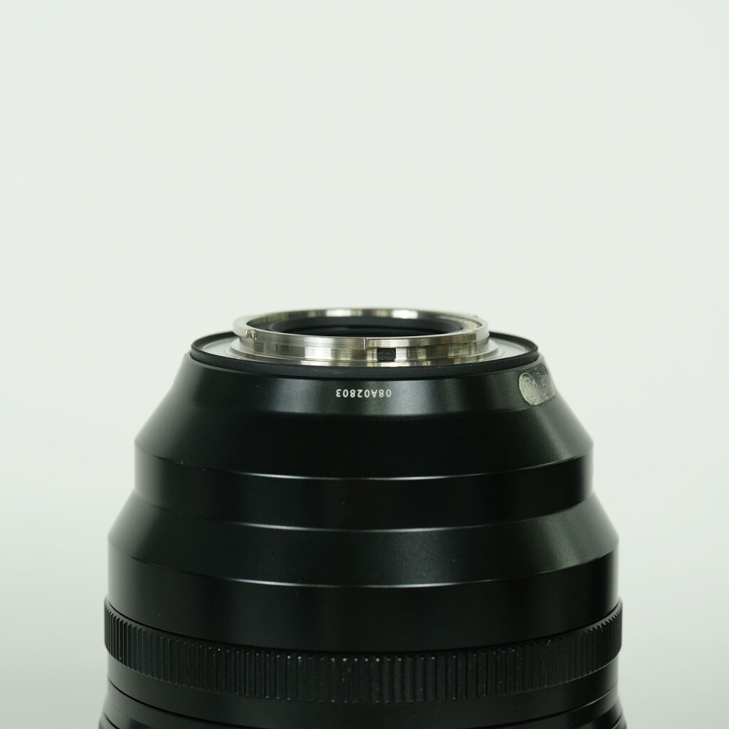 FUJIFILM XF50mmF1.0 R WRの出品 | ONE SCENE（ワンシーン）
