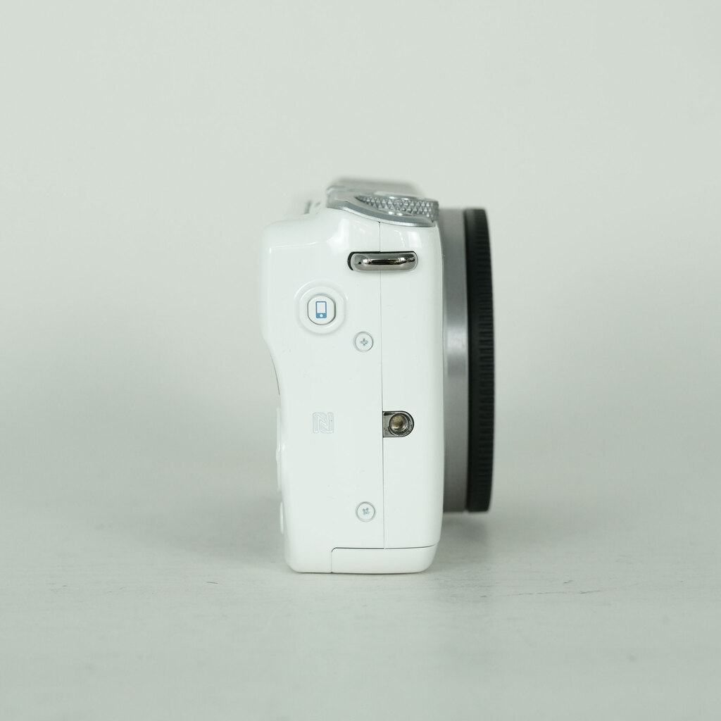 Canon EOS M10 ボディ ホワイト Canon EOS M10 ボディ ホワイト