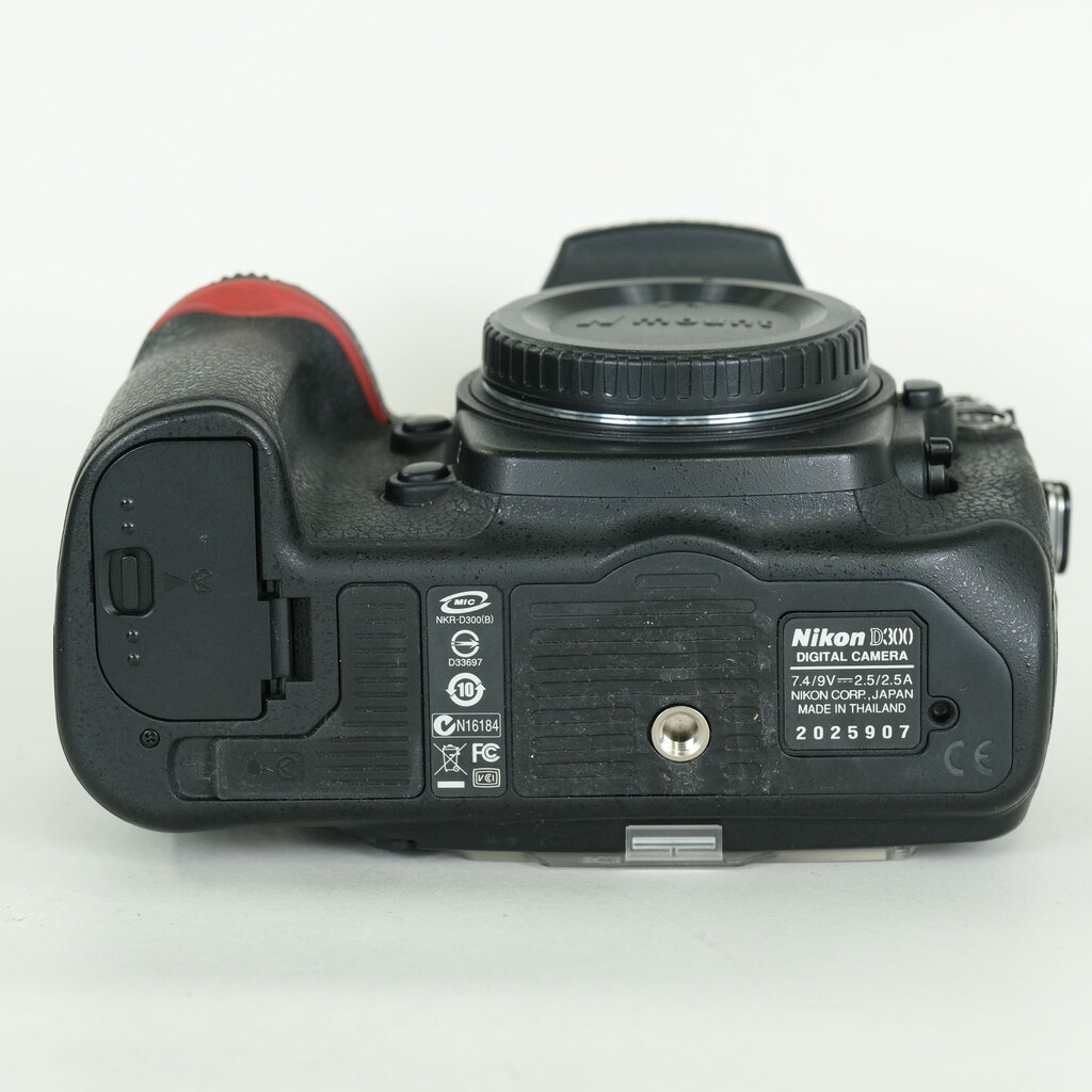 Nikon D300 ボディ