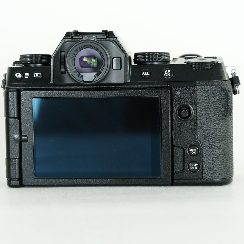 FUJIFILM X-S10