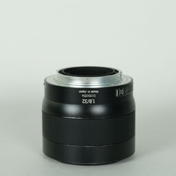 Carl Zeiss Touit 32mm F1.8（ソニーE用）