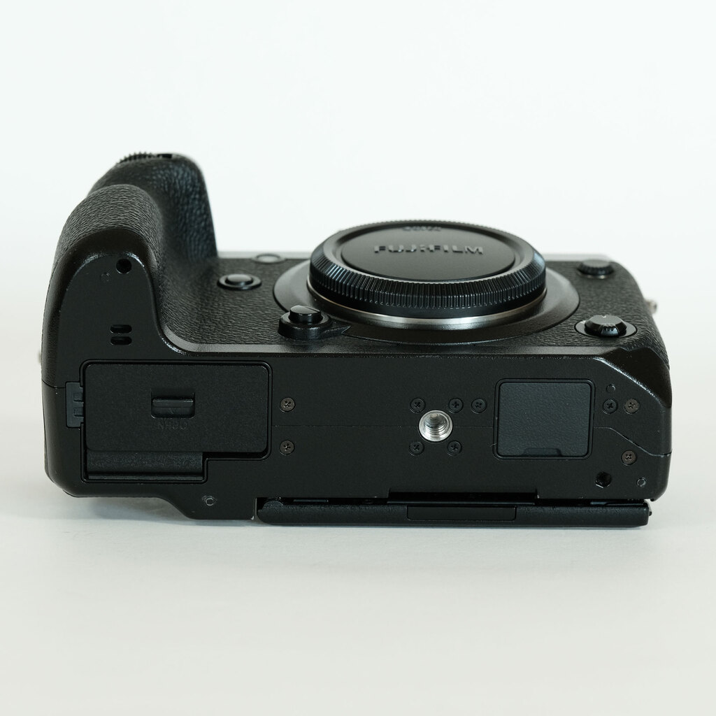 FUJIFILM X-H1