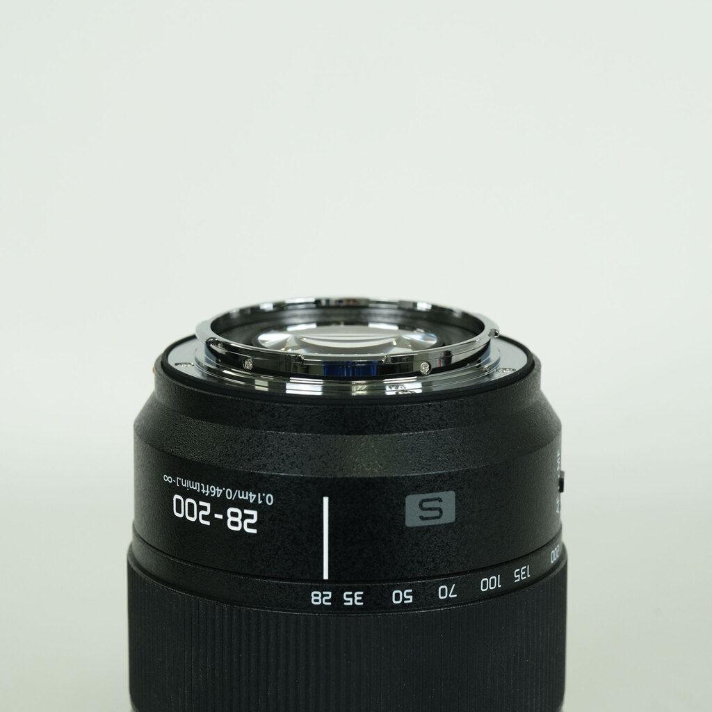 Panasonic LUMIX S 28-200mm F4-7.1 MACRO O.I.S.
