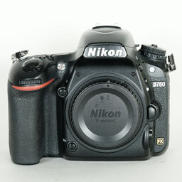 Nikon D750