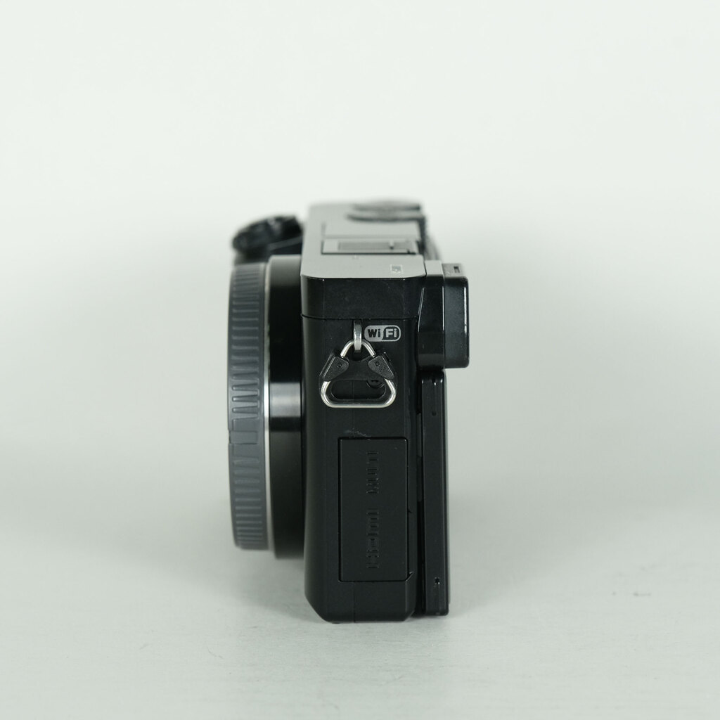 SONY α6000（ILCE-6000）の出品 | ONE SCENE（ワンシーン）