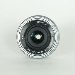 OLYMPUS M.ZUIKO DIGITAL ED 14-42mm F3.5-5.6 EZ シルバー