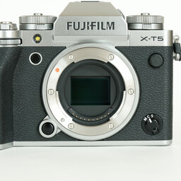 FUJIFILM X-T5