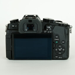 Panasonic LUMIX DMC-G8 Panasonic LUMIX DMC-G8