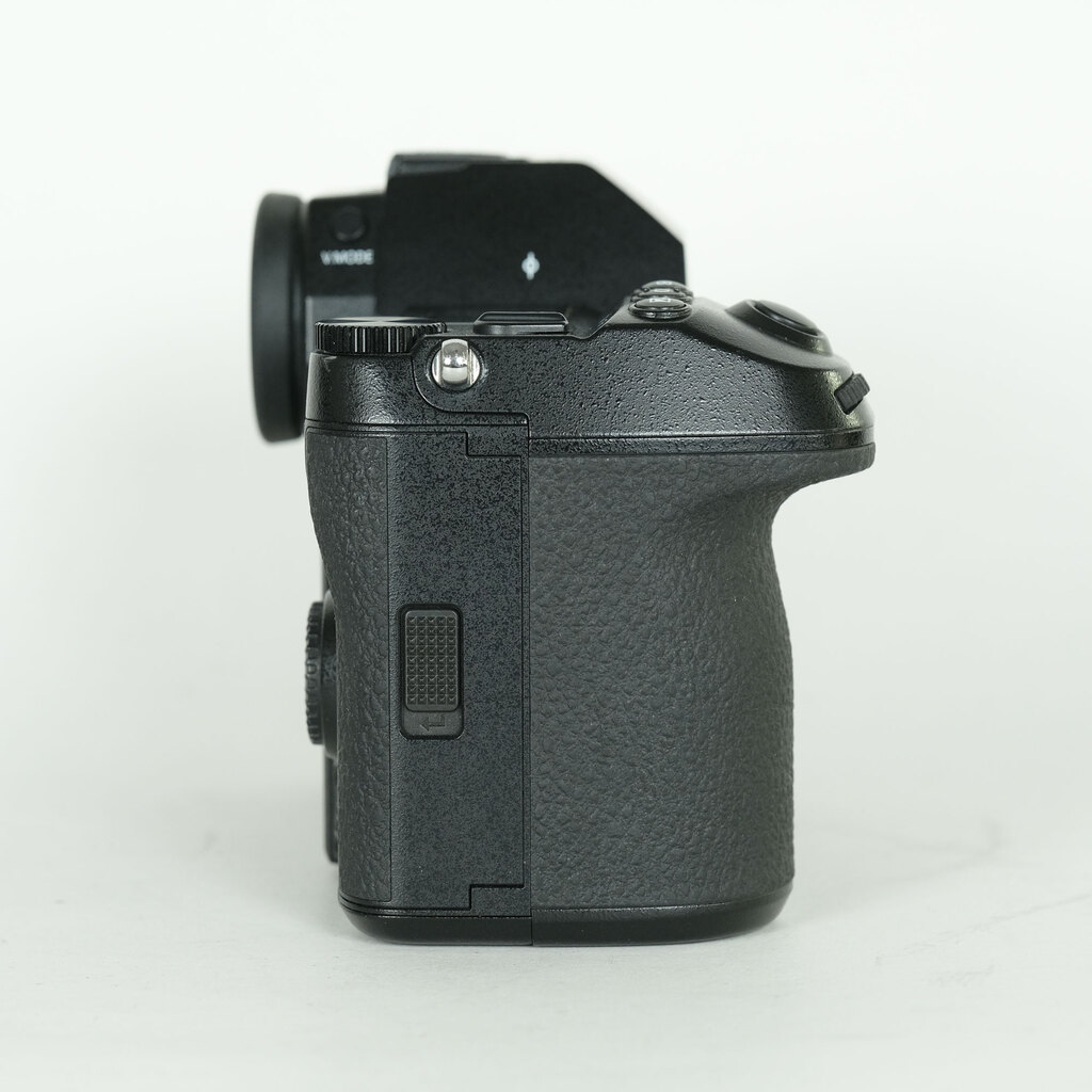 Panasonic LUMIX DC-S1 Panasonic LUMIX DC-S1