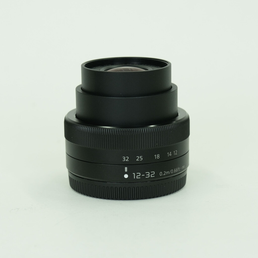 Panasonic LUMIX G VARIO 12-32mm / F3.5-5.6 ASPH. / MEGA O.I.S. Panasonic LUMIX G VARIO 12-32mm / F3.5-5.6 ASPH. / MEGA O.I.S.