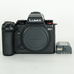 Panasonic LUMIX S5II DC-S5M2