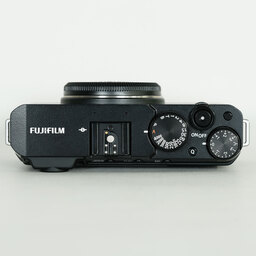 FUJIFILM X-E4