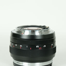 Carl Zeiss Planar T* 50mm F1.4 ZE [キヤノンEF用]