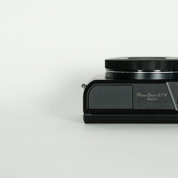 Canon PowerShot G7X Mark II