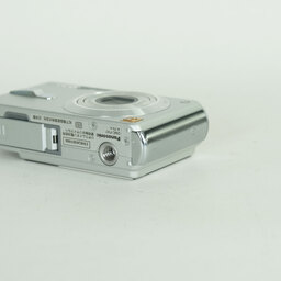 Panasonic DMC-FX7 シルキーシルバー