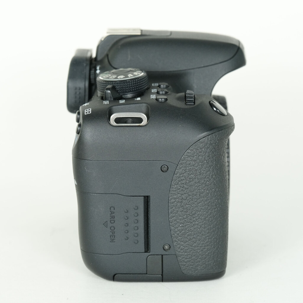 Canon EOS Kiss X8i