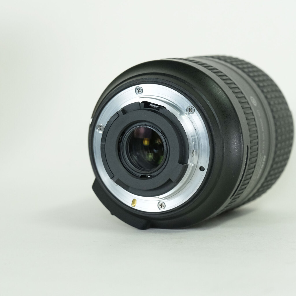 Nikon AF-S DX NIKKOR 18-300mm f/3.5-6.3G ED VR Nikon AF-S DX NIKKOR 18-300mm f/3.5-6.3G ED VR