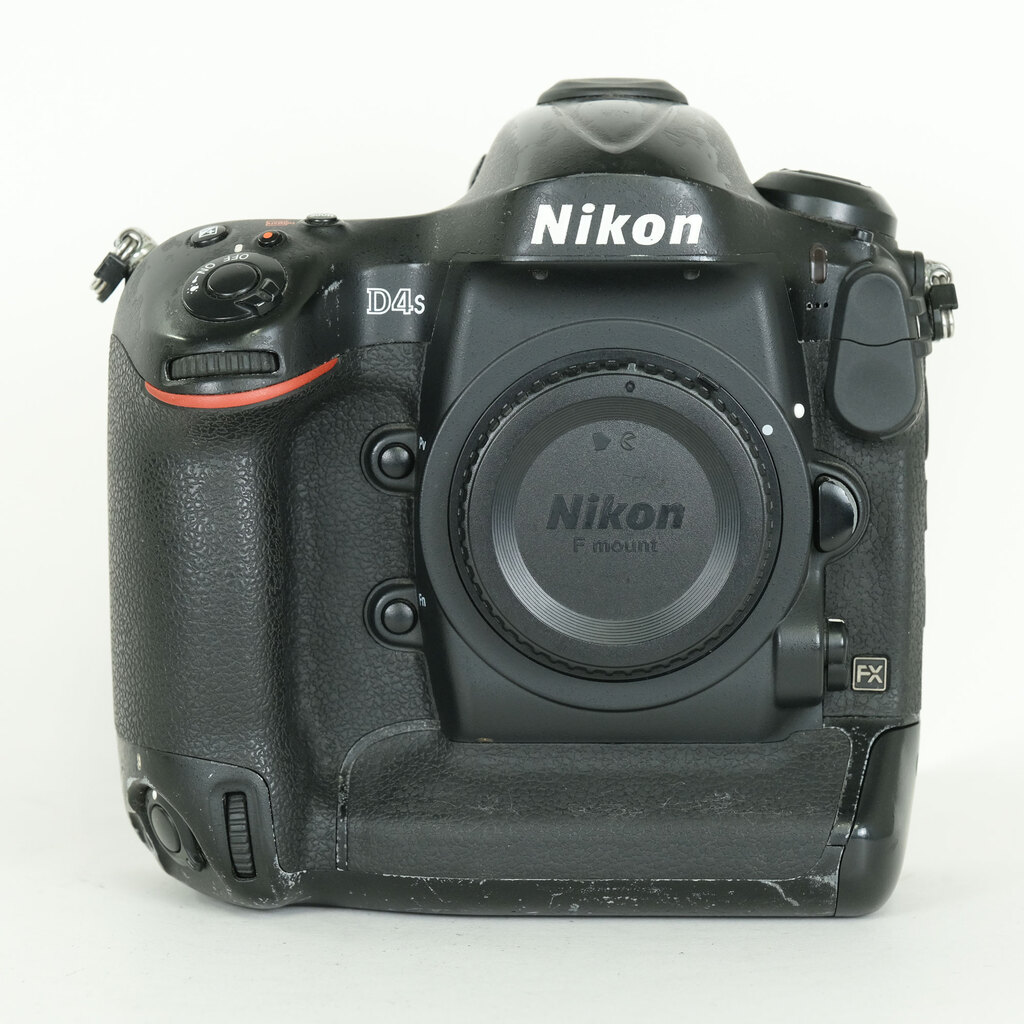 Nikon D4Sの出品 | ONE SCENE（ワンシーン）