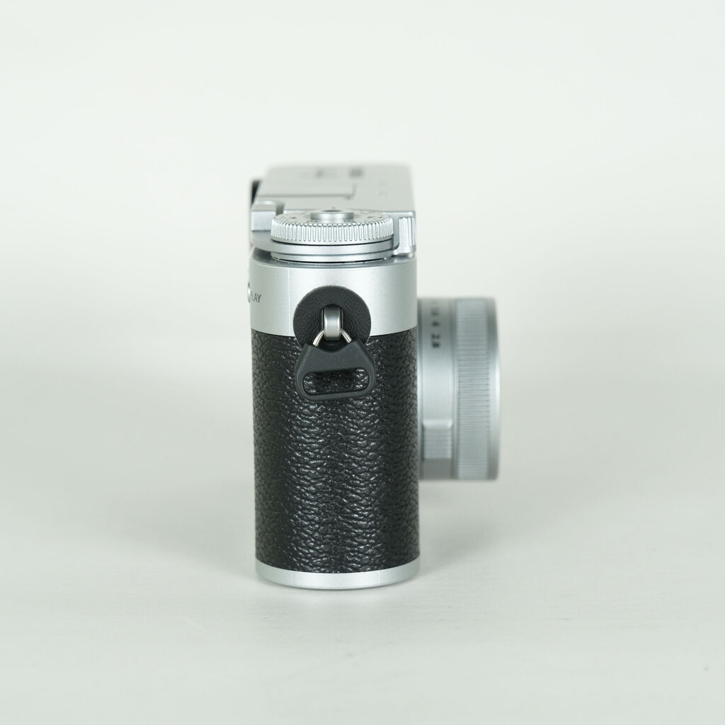 FUJIFILM X half X-HF1