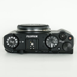 FUJIFILM X-M5