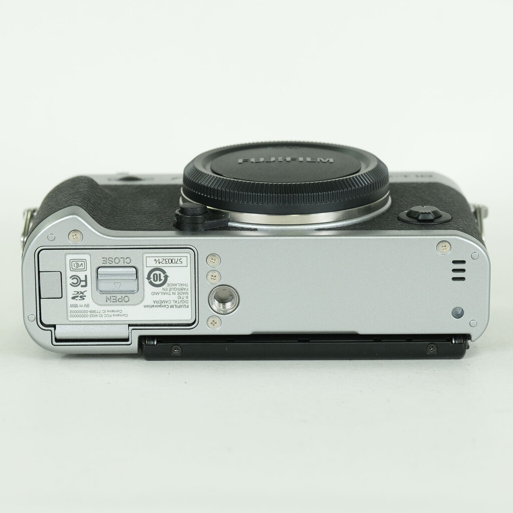 FUJIFILM X-T10 ボディ シルバー
