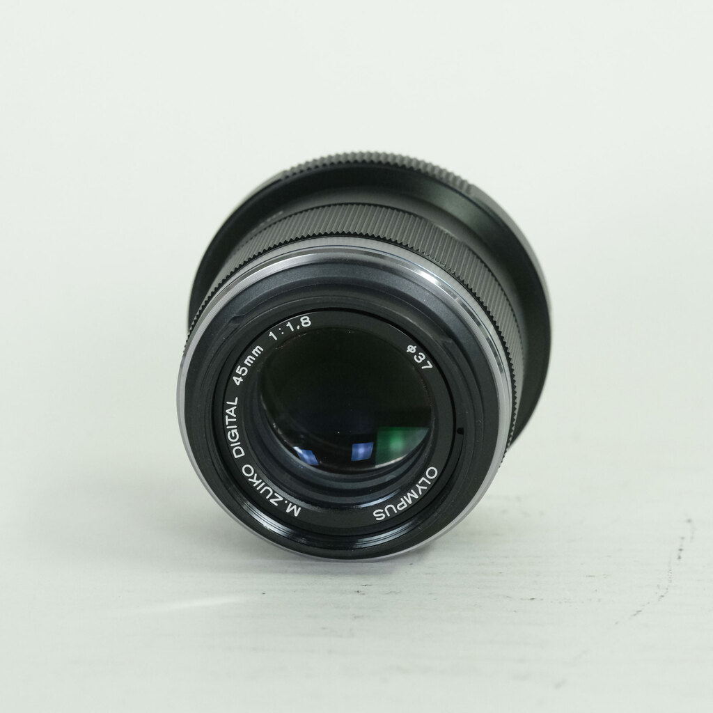 OLYMPUS M.ZUIKO DIGITAL 45mm F1.8 OLYMPUS M.ZUIKO DIGITAL 45mm F1.8