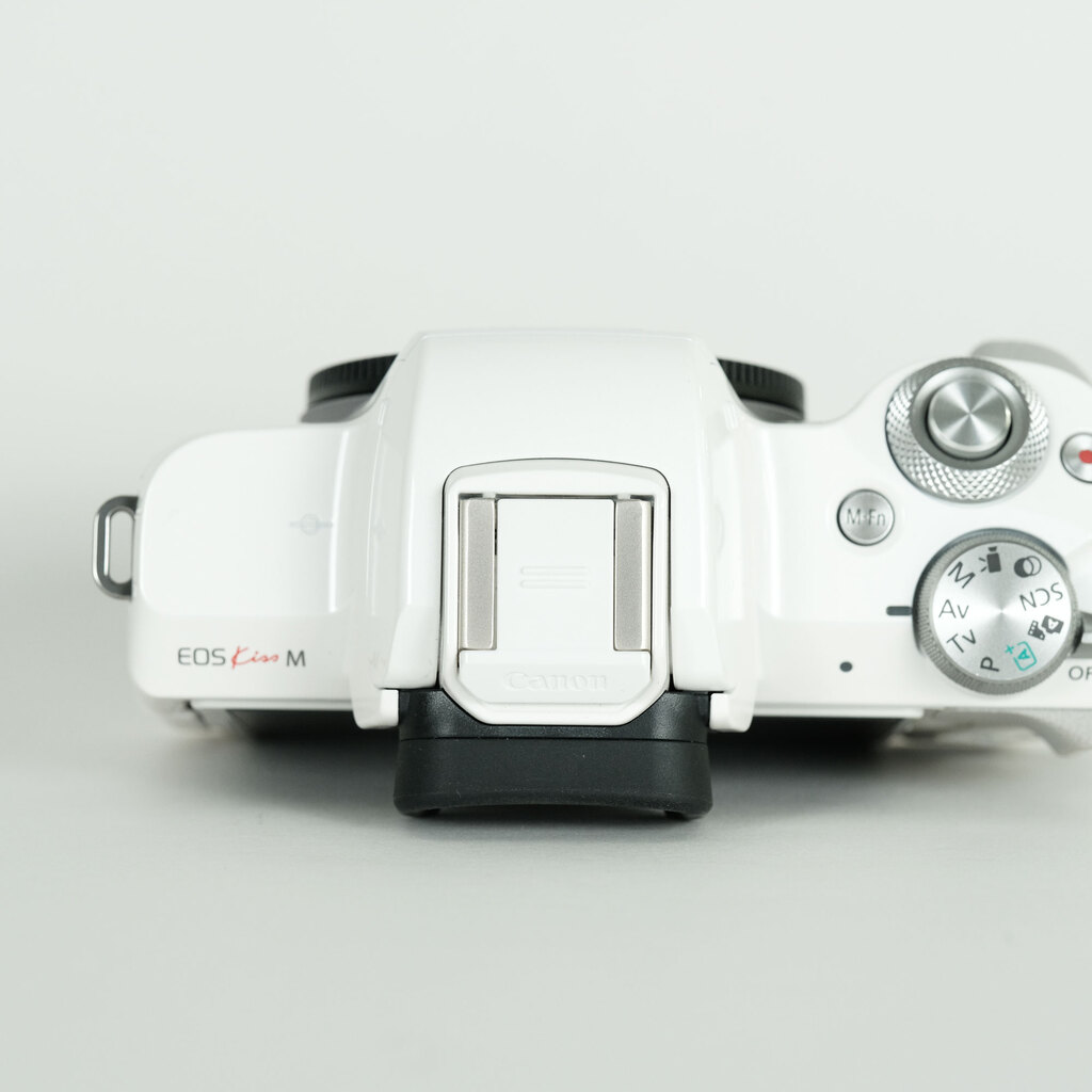 Canon EOS Kiss M