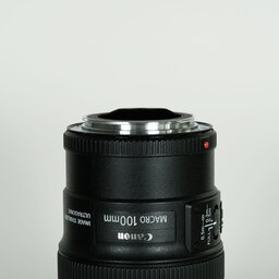 Canon EF100mm F2.8Lマクロ IS USM