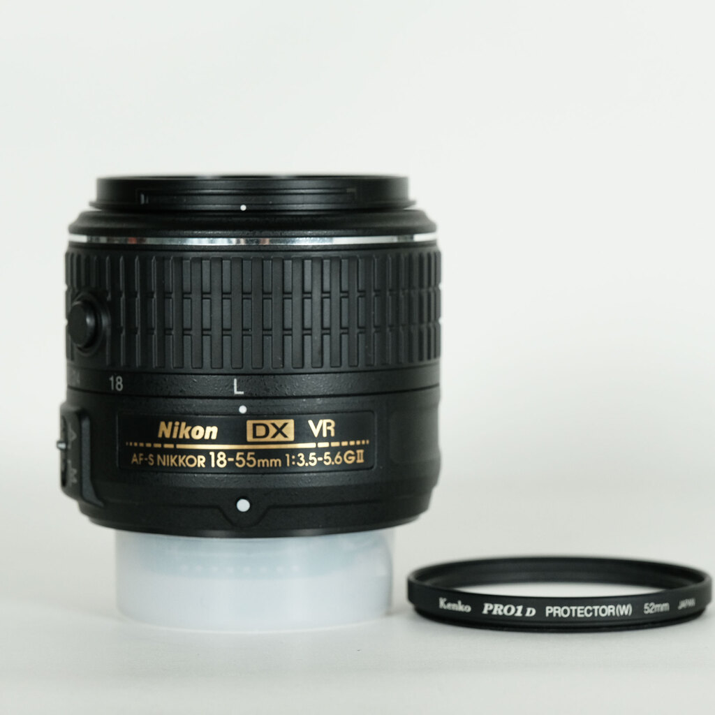 Nikon AF-S DX NIKKOR 18-55mm f3.5-5.6G VR II Nikon AF-S DX NIKKOR 18-55mm f3.5-5.6G VR II