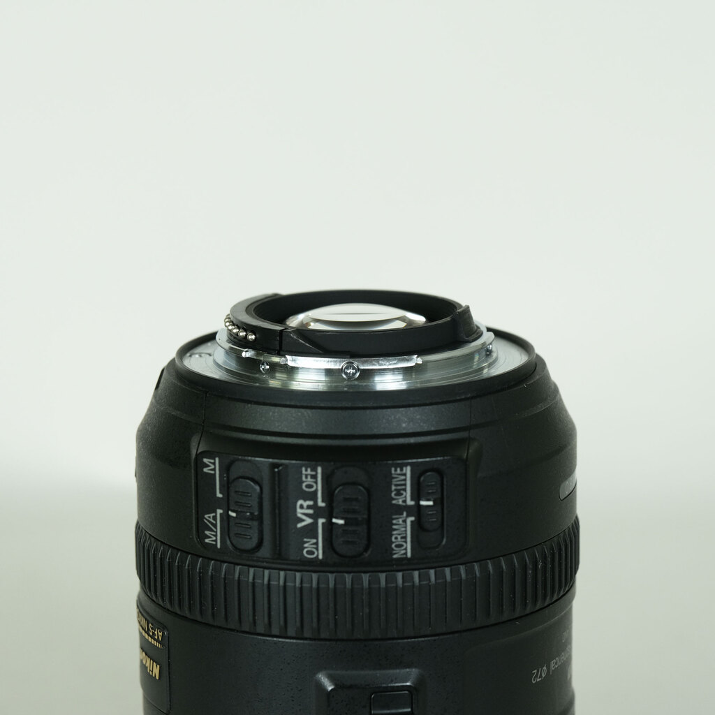 Nikon AF-S DX NIKKOR 18-200mm F3.5-5.6G ED VR II