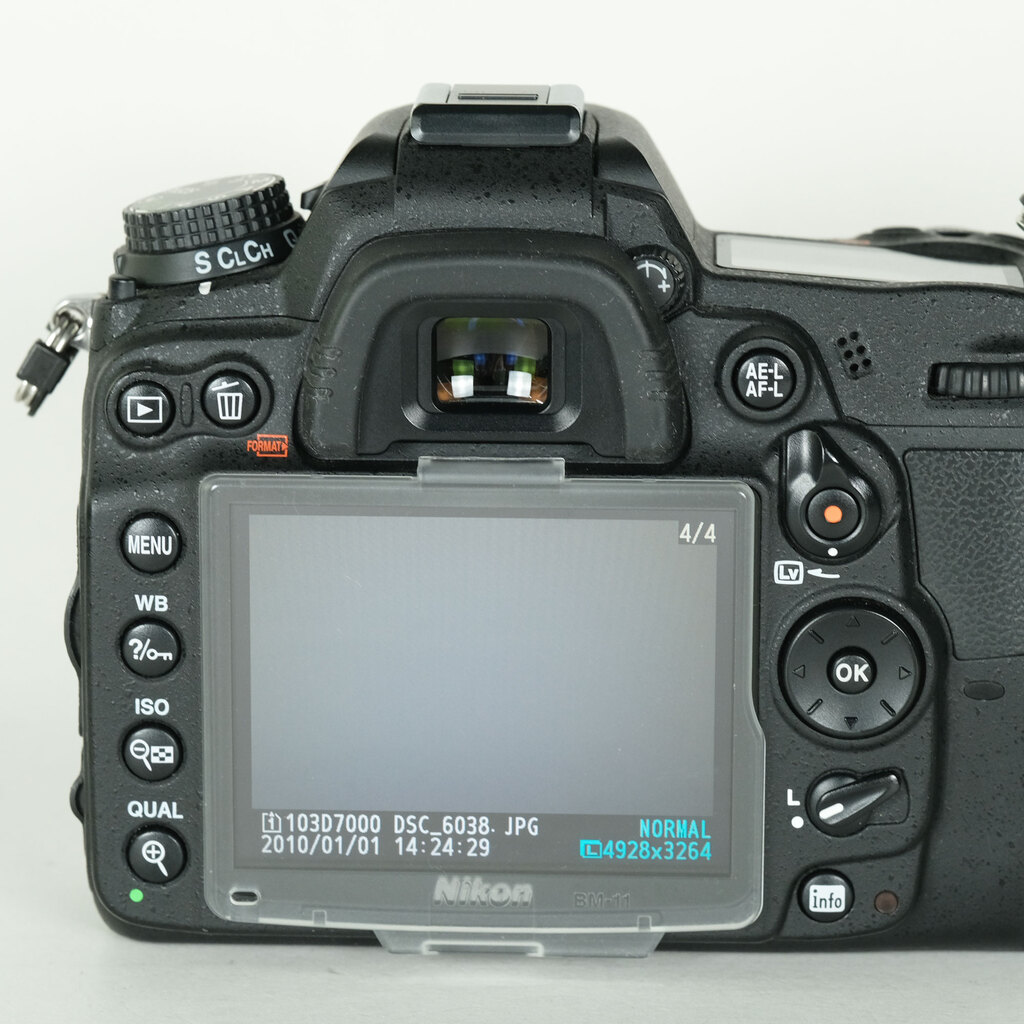 ニコンのカメラ 詳細不明 ジャンク品 ① Nikon ニコン F100 ジャンク