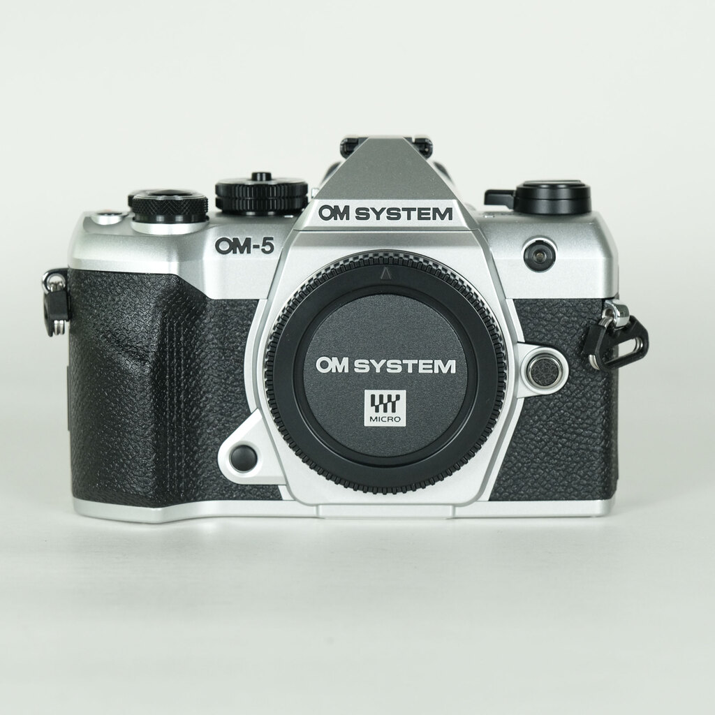 OM SYSTEM OM-5 Mark II ボディ シルバーの出品 | ONE SCENE（ワンシーン）