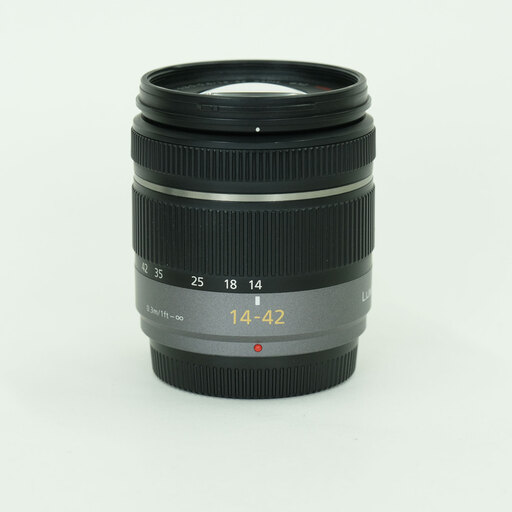 Panasonic LUMIX G VARIO 14-42mm F3.5-5.6 ASPH./MEGA O.I.S. Panasonic LUMIX G VARIO 14-42mm F3.5-5.6 ASPH./MEGA O.I.S.