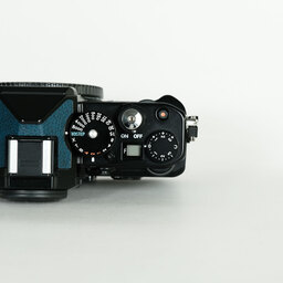 Nikon Z f プレミアムエクステリア張替済み   ［プレミアムエクステリア張替キャンペーン・皮革換装品］