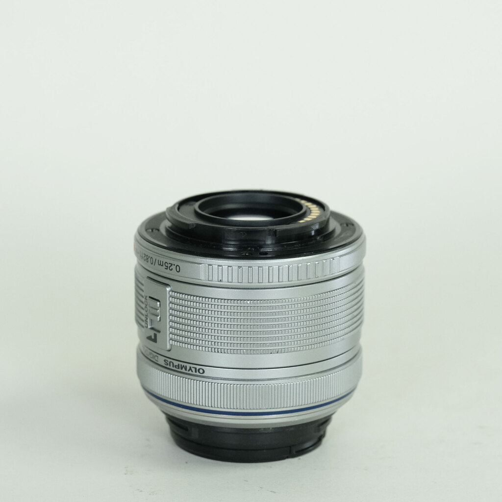 OLYMPUS M.ZUIKO DIGITAL 14-42mm F3.5-5.6IIR シルバー