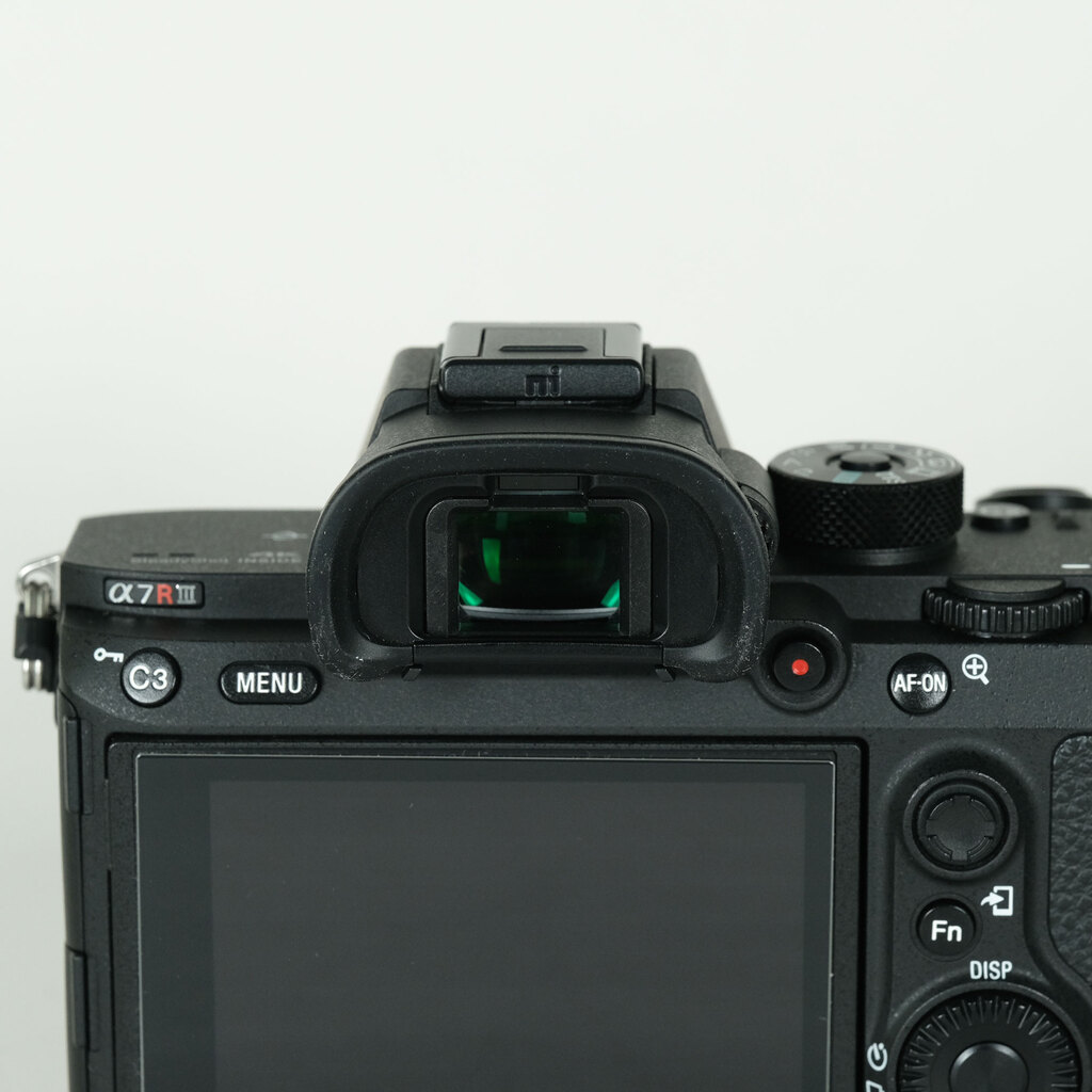 SONY α7R III(ILCE-7RM3) SONY α7R III(ILCE-7RM3)