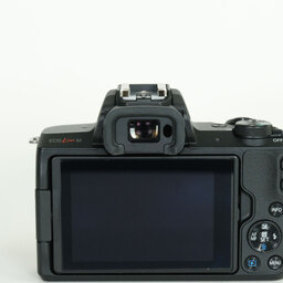 Canon EOS Kiss M Canon EOS Kiss M