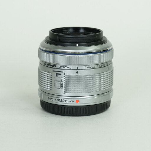 OLYMPUS M.ZUIKO DIGITAL 14-42mm F3.5-5.6IIR シルバー OLYMPUS M.ZUIKO DIGITAL 14-42mm F3.5-5.6IIR シルバー