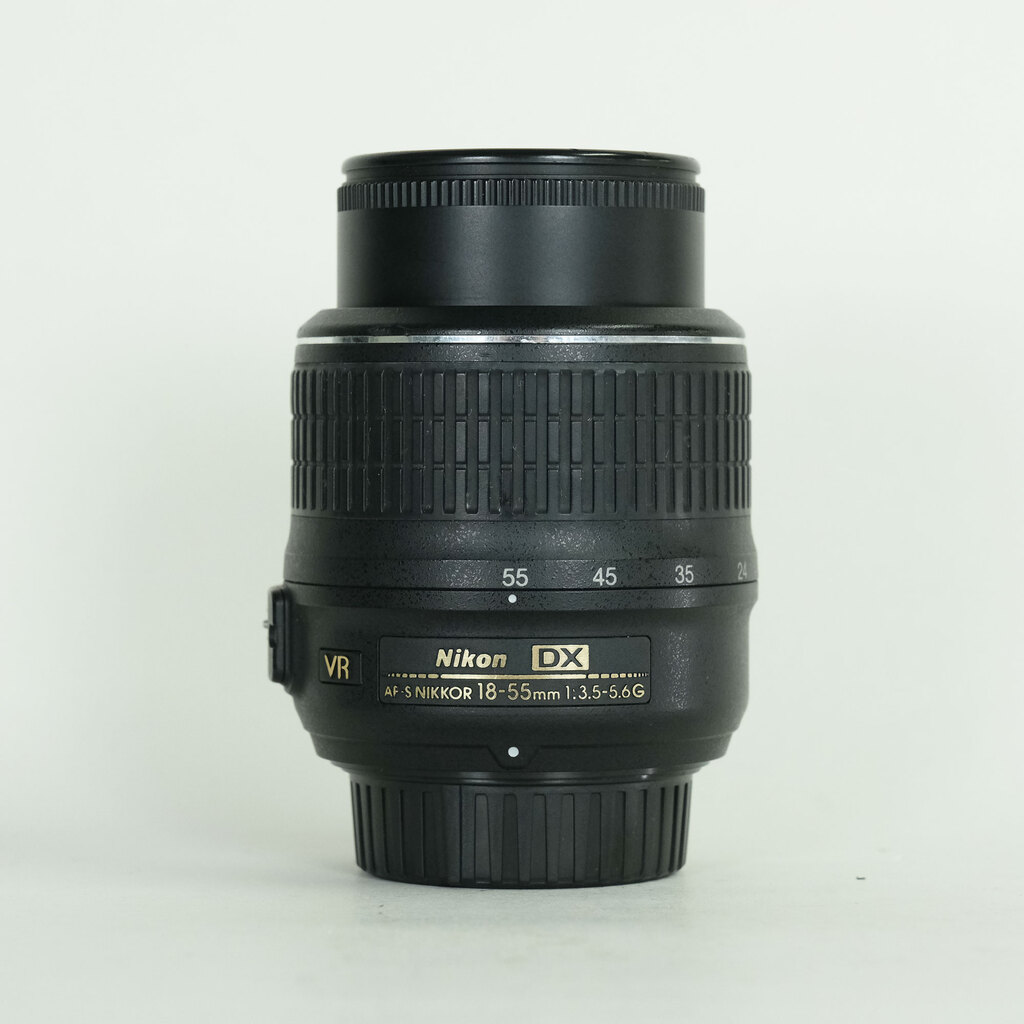 Nikon AF-S DX NIKKOR 18-55mm F3.5-5.6 G VR Nikon AF-S DX NIKKOR 18-55mm F3.5-5.6 G VR