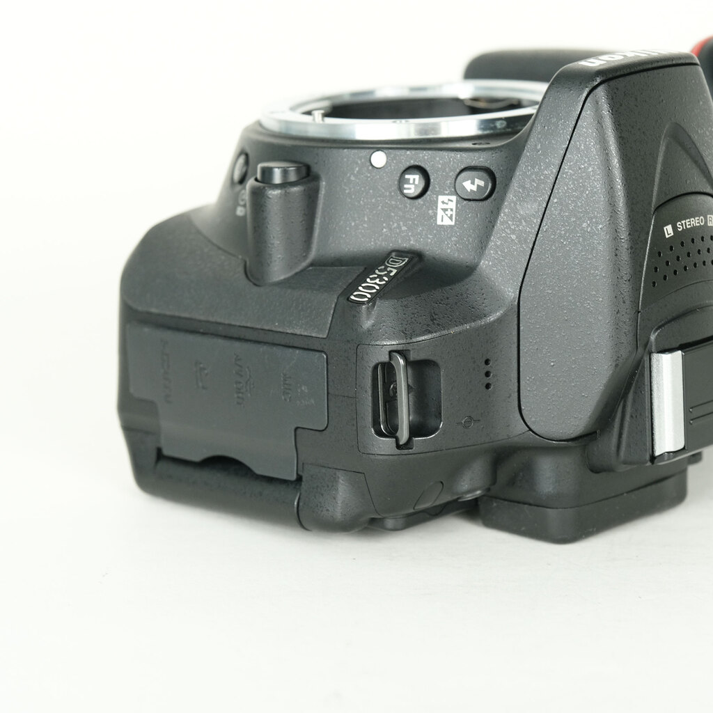 Nikon D5300の出品 | ONE SCENE（ワンシーン）